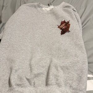 Gray Crewneck Sweater with Highland Cow Embroidery size large